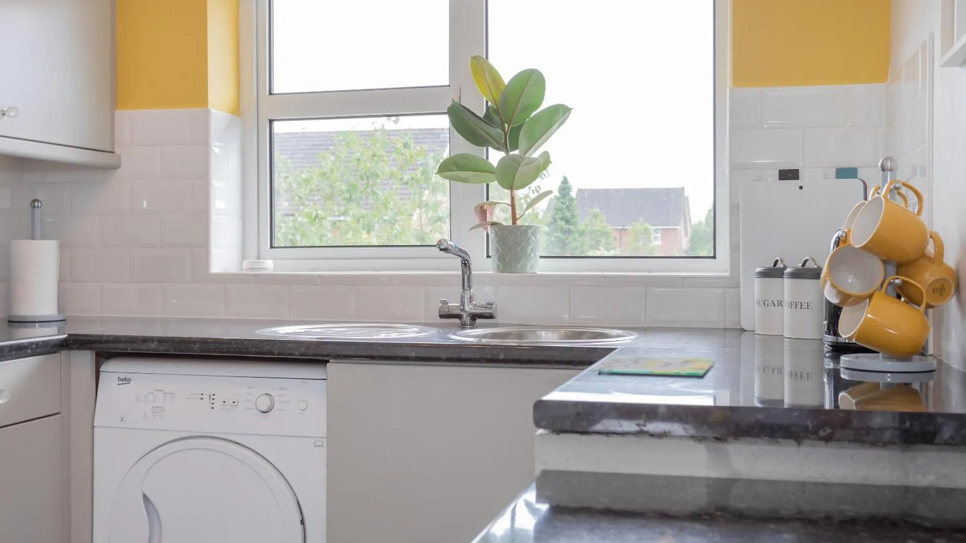 Ardenlee - Stylish 3 Bed Apt Close To City, Parking And Wifi Belfast