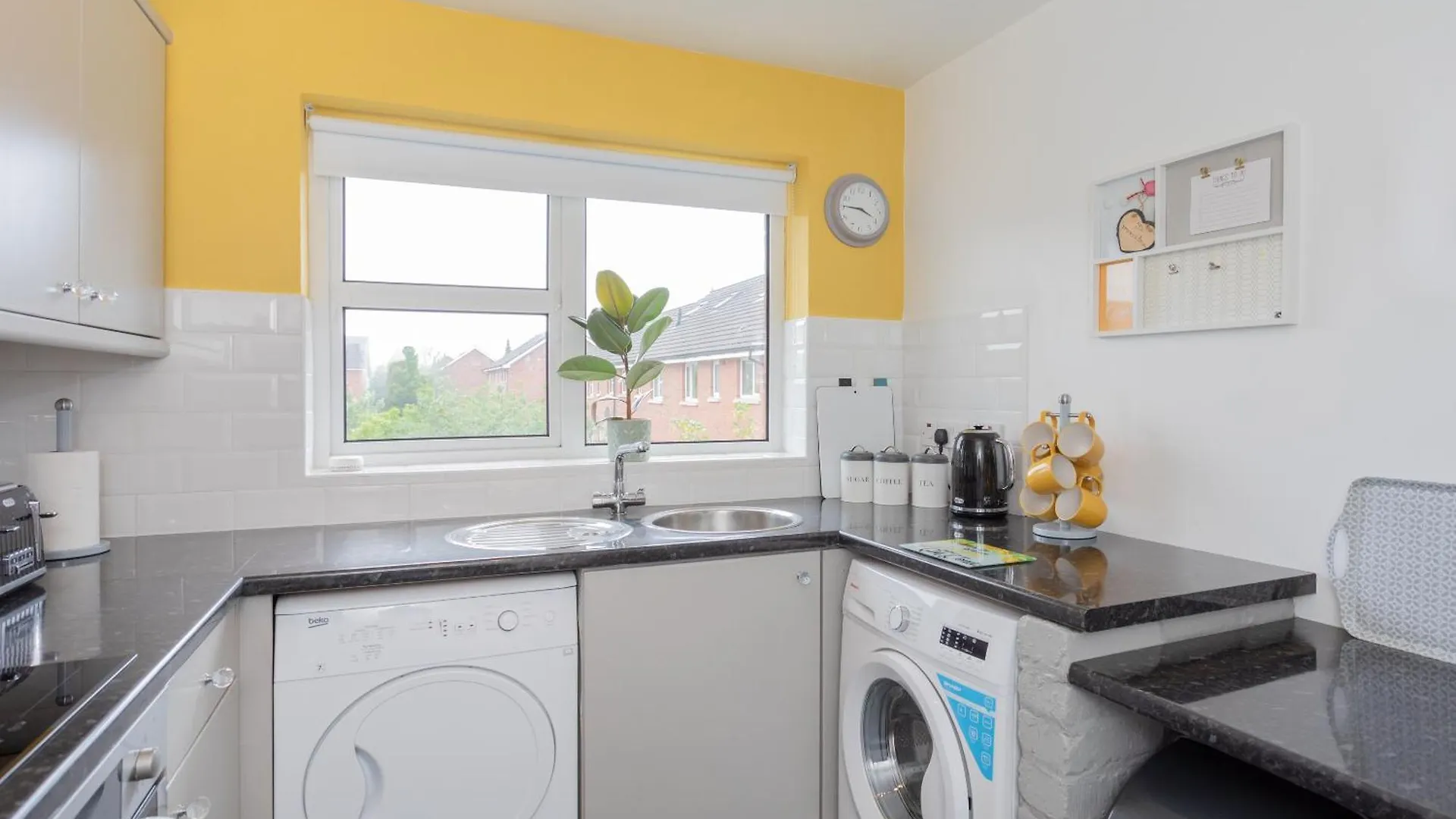 Ardenlee - Stylish 3 Bed Apt Close To City, Parking And Wifi Belfast